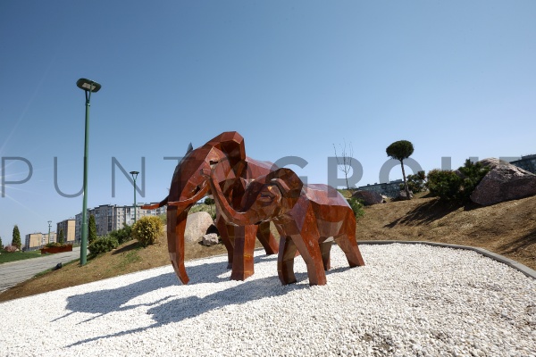 Скульптура «Elephant»
