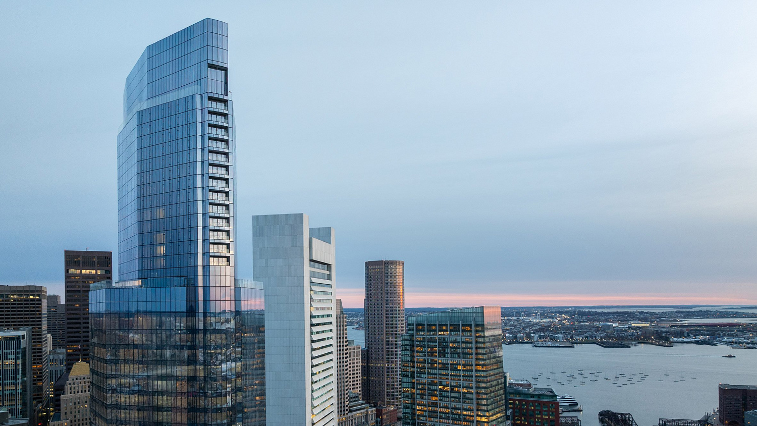 Pelli Clarke & Partners изменила горизонт Бостона с небоскрёбом над историческим вокзалом