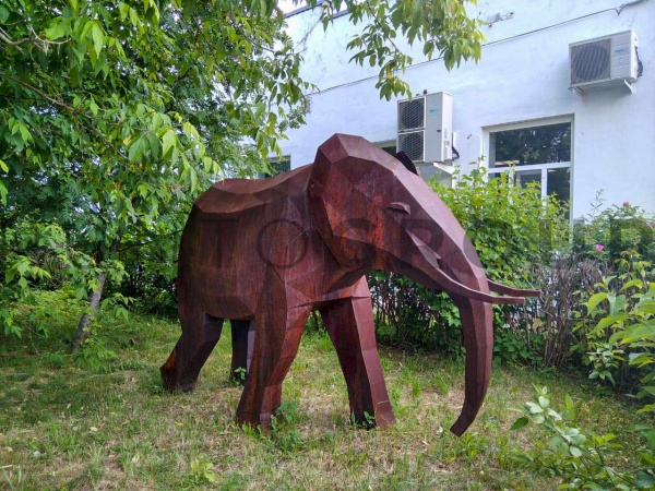 Скульптура «Elephant»